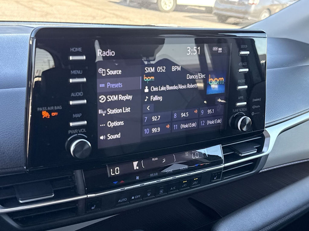 Thumbnail: 2024 Toyota Sienna - 22