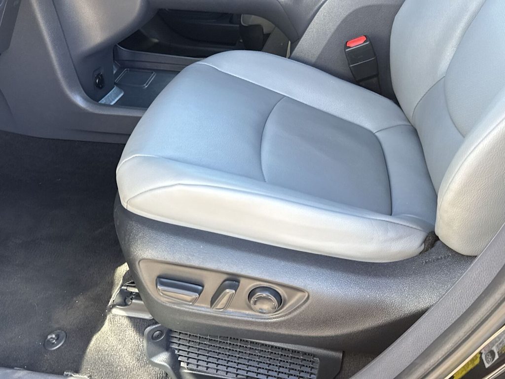 Thumbnail: 2024 Toyota Sienna - 21