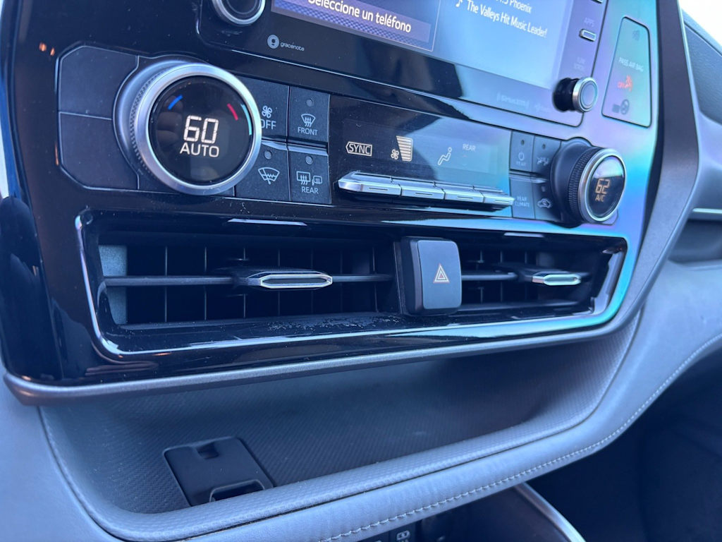 Thumbnail: 2021 Toyota Highlander - 17