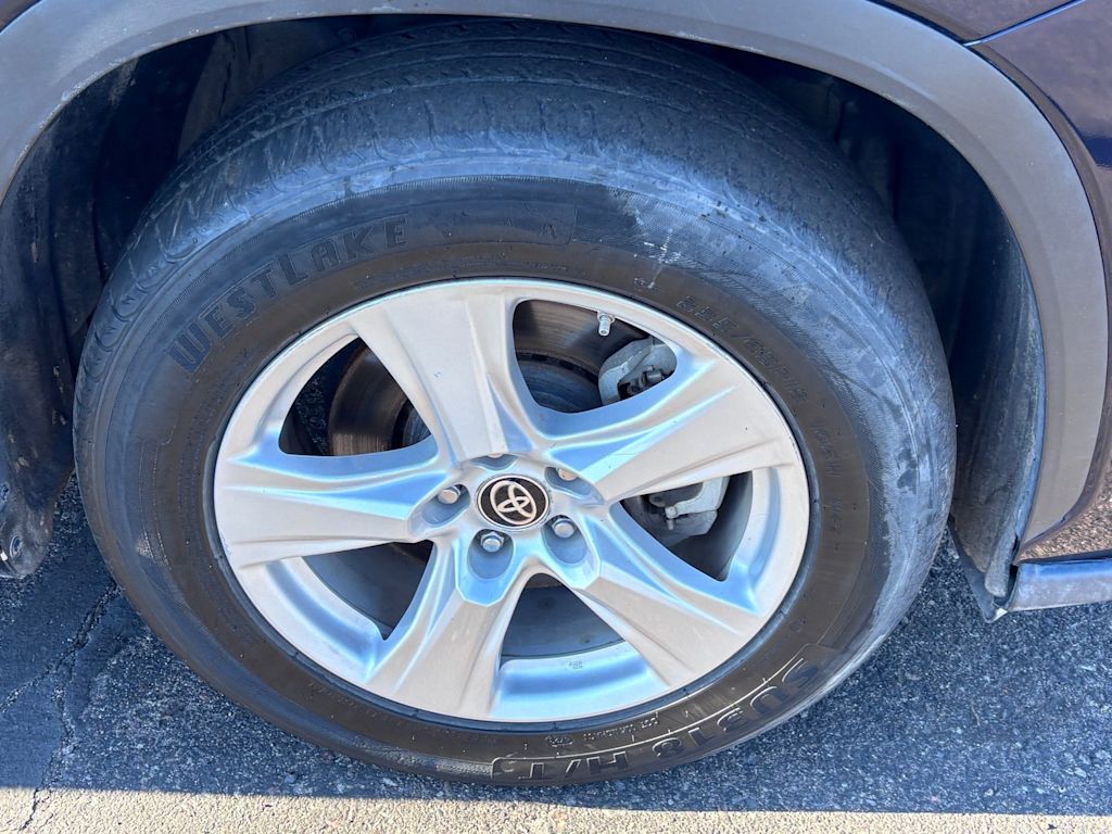 Thumbnail: 2021 Toyota Highlander - 6