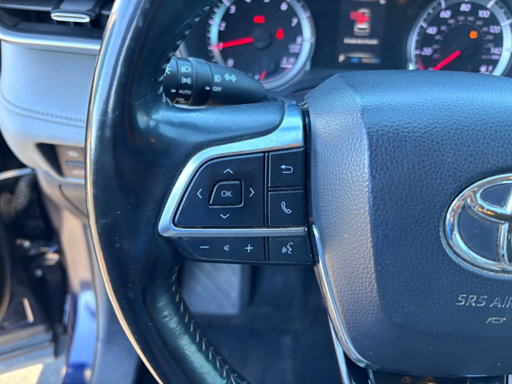 Thumbnail: 2021 Toyota Highlander - 15
