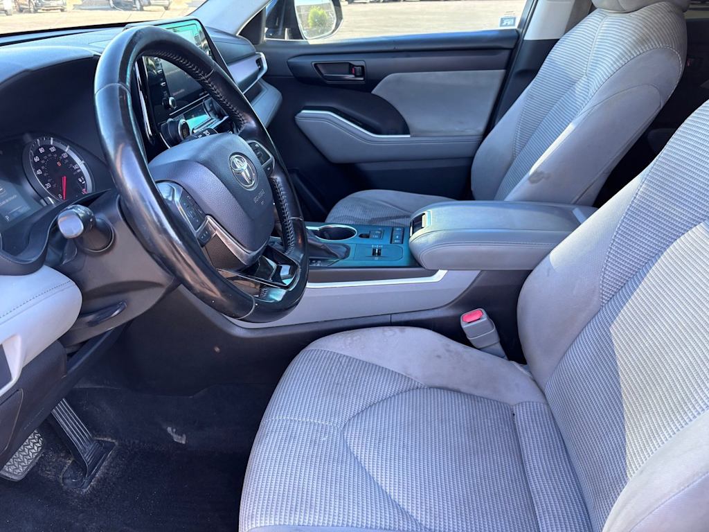 Thumbnail: 2021 Toyota Highlander - 7