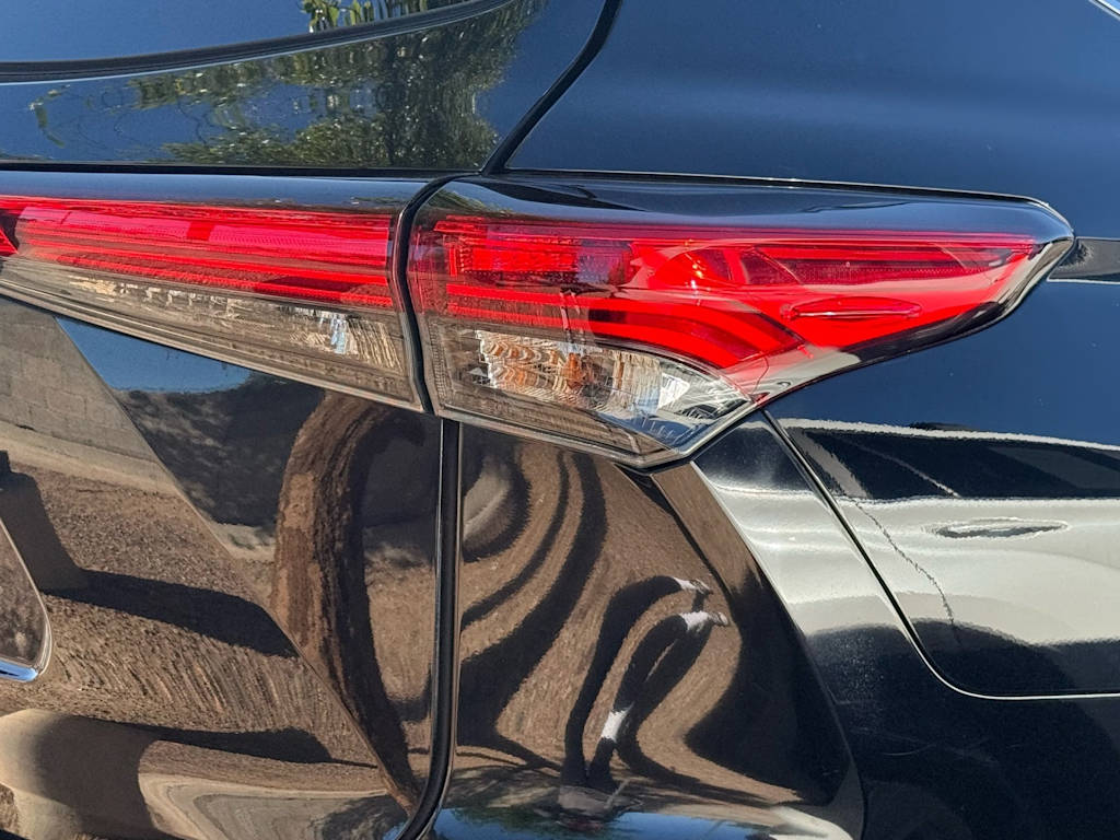 Thumbnail: 2020 Toyota Highlander - 24