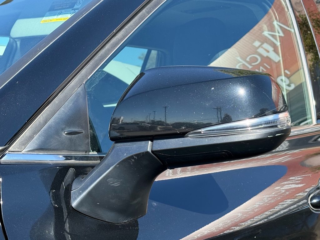 Thumbnail: 2020 Toyota Highlander - 17