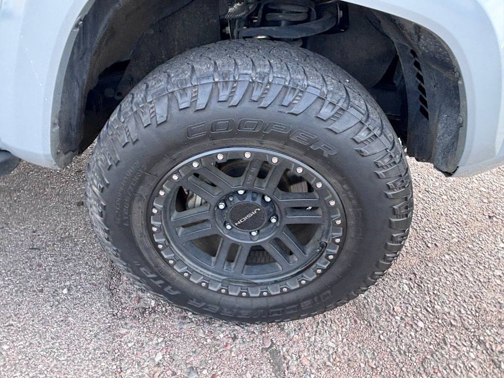 Thumbnail: 2021 Toyota Tacoma - 6