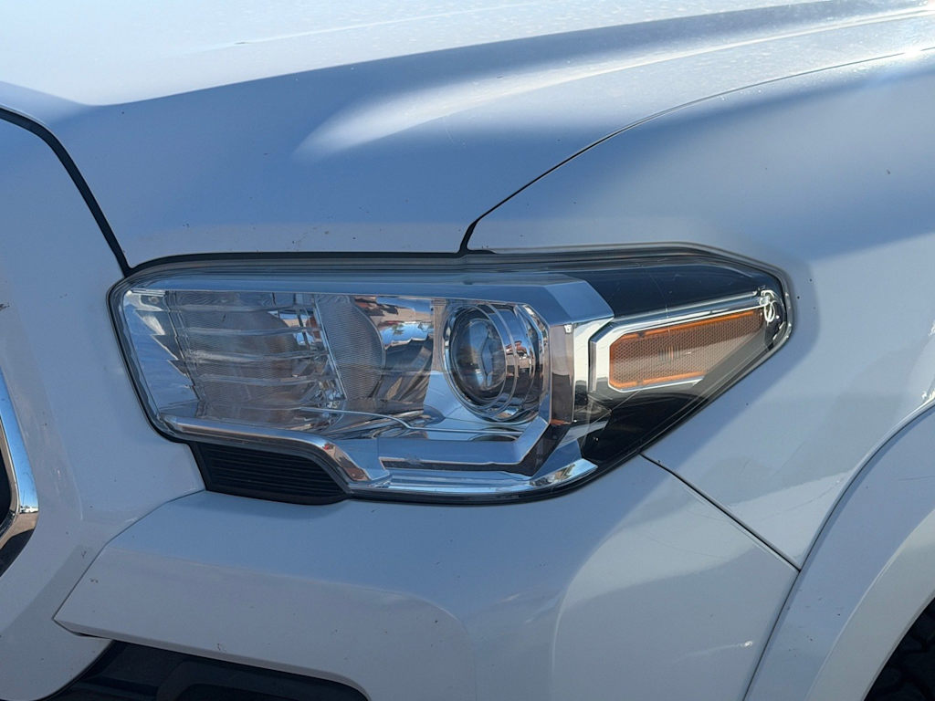 Thumbnail: 2021 Toyota Tacoma - 11