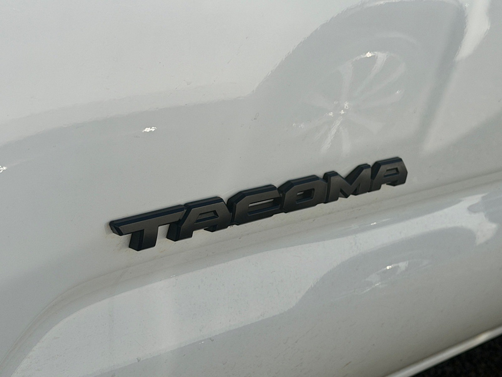 Thumbnail: 2021 Toyota Tacoma - 12