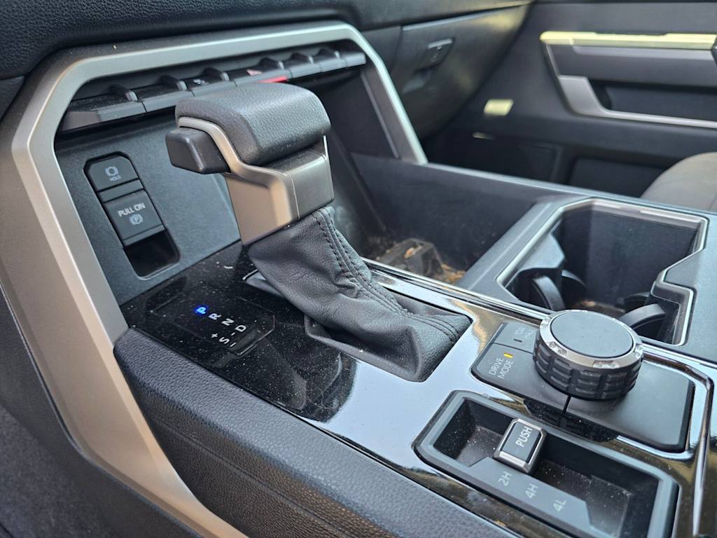 Thumbnail: 2022 Toyota Tundra - 10
