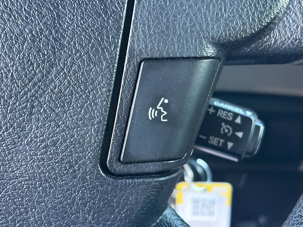 Thumbnail: 2013 Toyota Tundra - 16