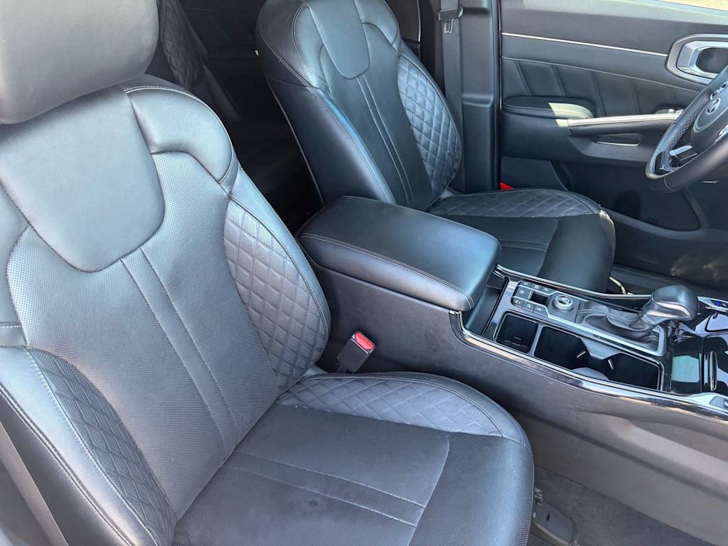 Thumbnail: 2021 Kia Sorento - 9
