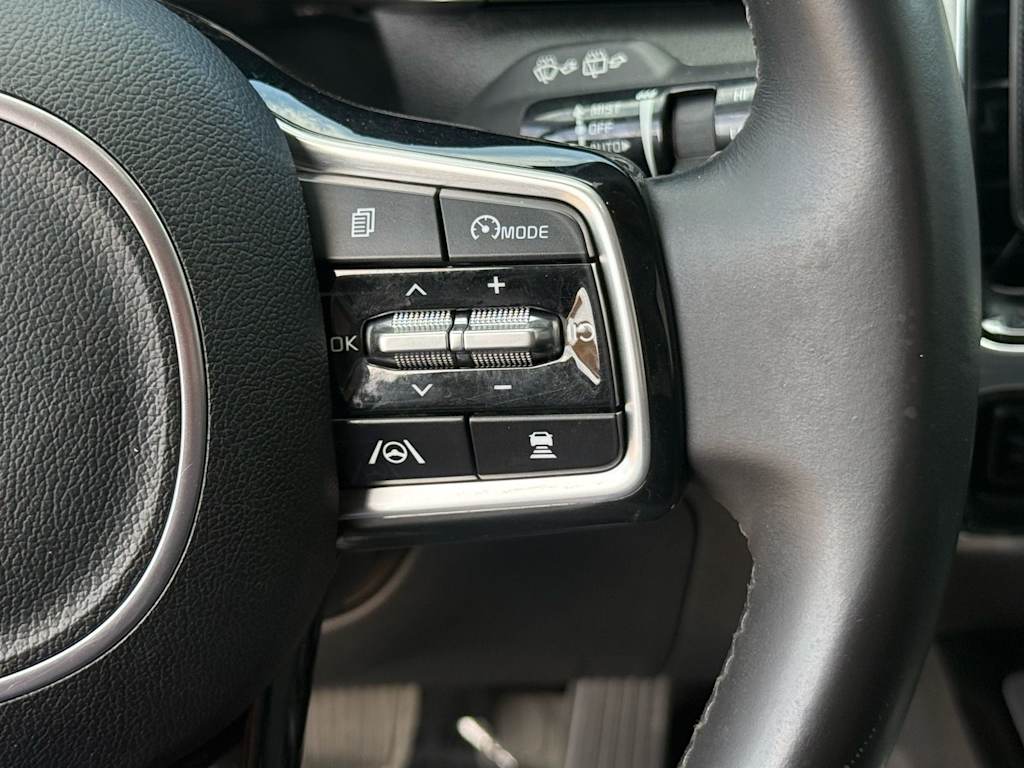 Thumbnail: 2023 Kia Sorento - 23