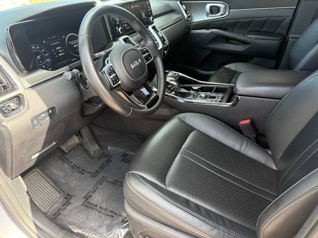 Thumbnail: 2023 Kia Sorento - 9