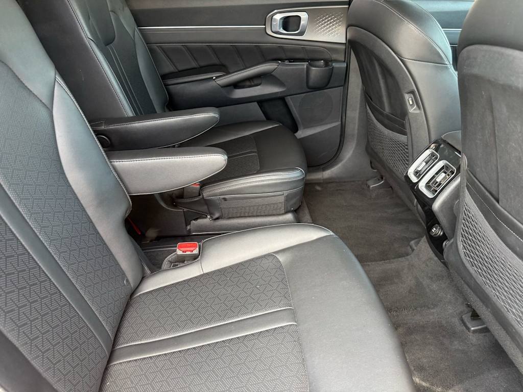Thumbnail: 2023 Kia Sorento - 29