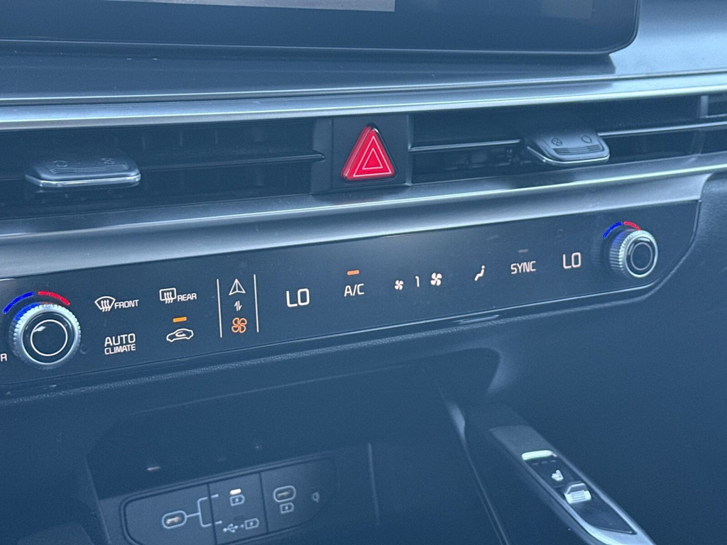 Thumbnail: 2024 Kia Sorento - 29