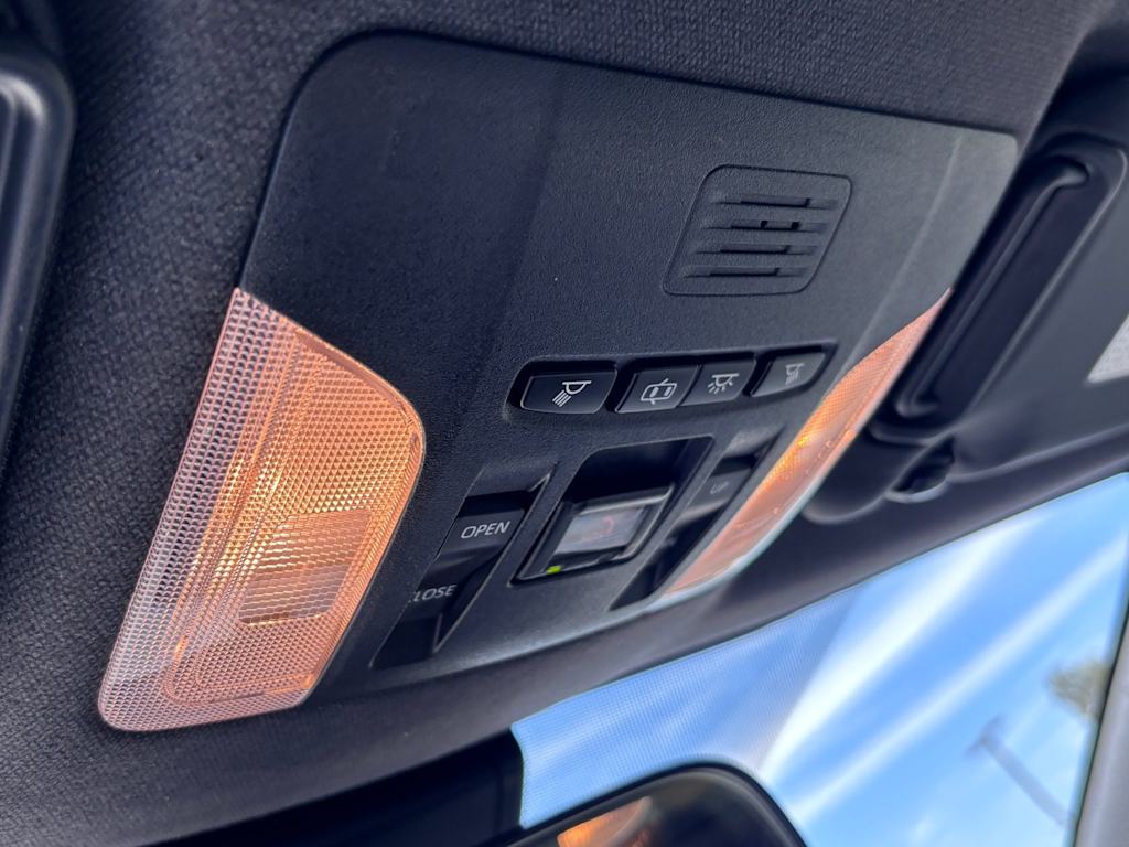 Thumbnail: 2021 Toyota Corolla - 24
