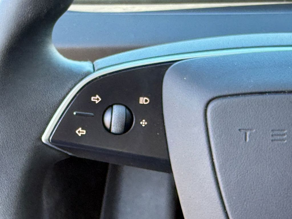 Thumbnail: 2025 Tesla Model 3 - 18