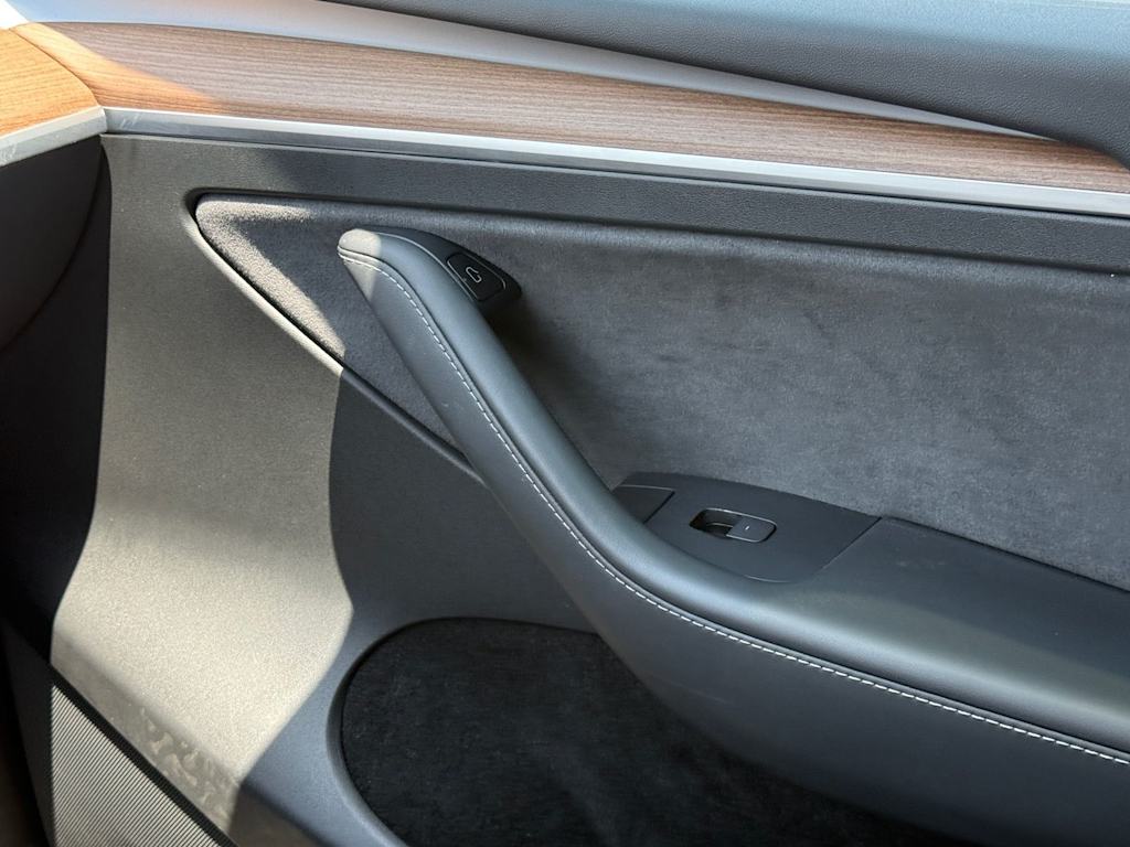 Thumbnail: 2023 Tesla Model Y - 24