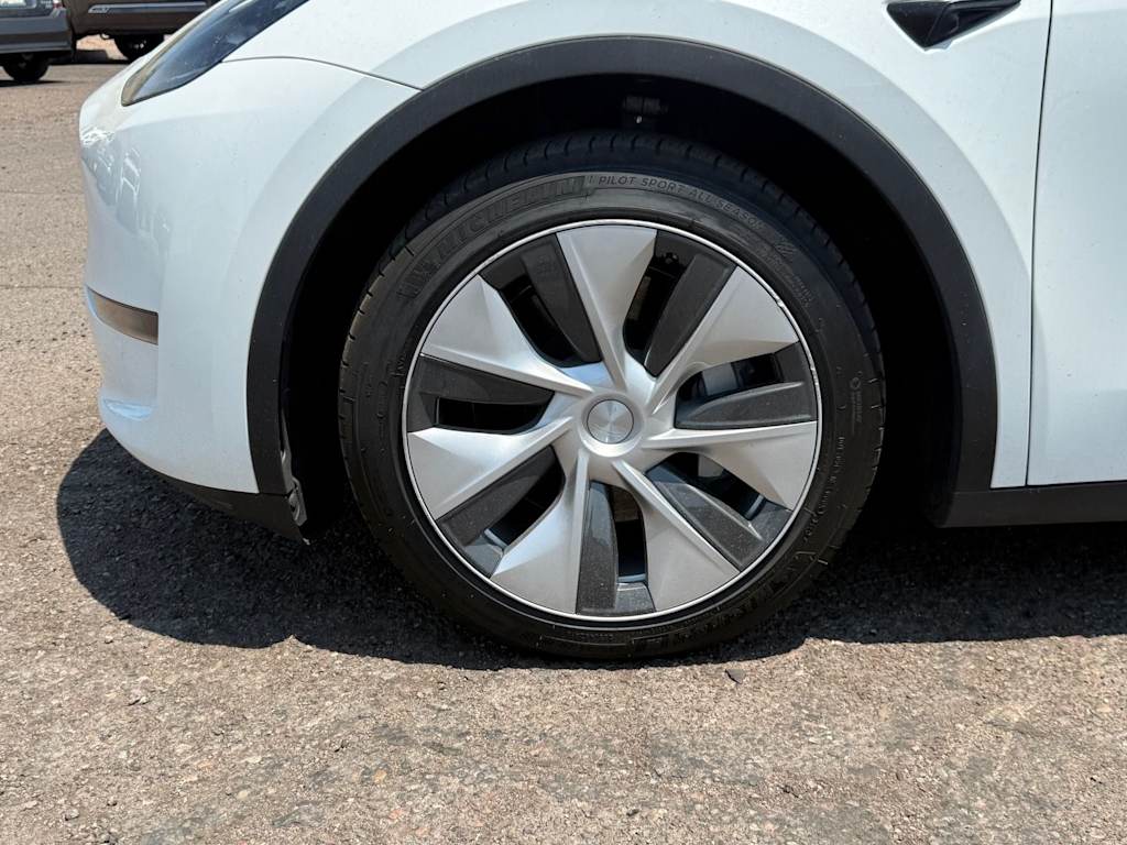 Thumbnail: 2023 Tesla Model Y - 6