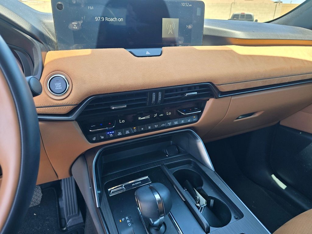 Thumbnail: 2025 Mazda CX-70 - 12
