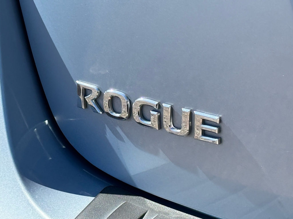 Thumbnail: 2012 Nissan Rogue - 16