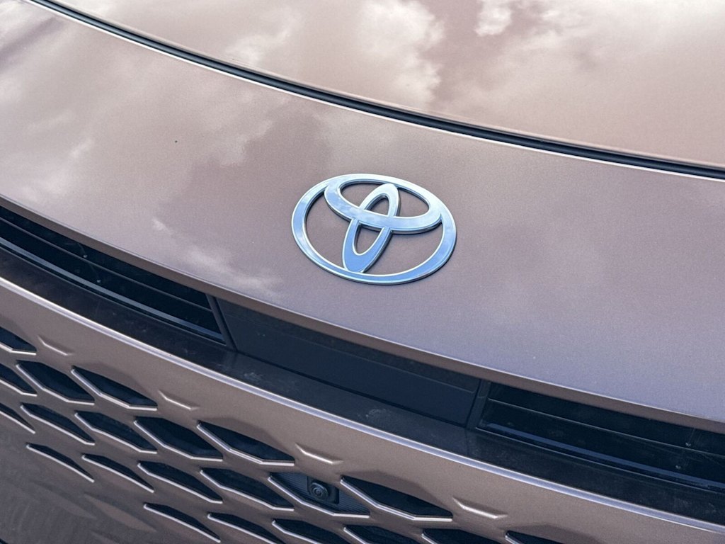 Thumbnail: 2025 Toyota Crown Signia - 7