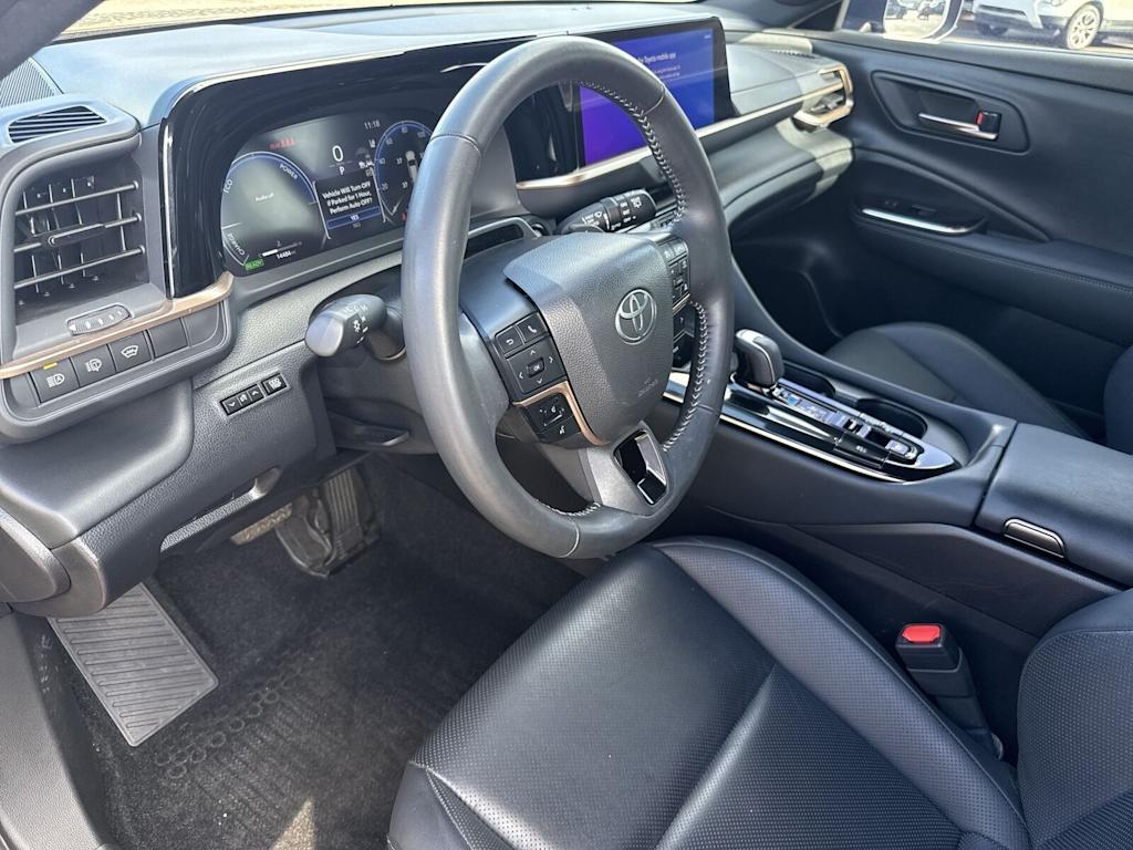 Thumbnail: 2025 Toyota Crown Signia - 10