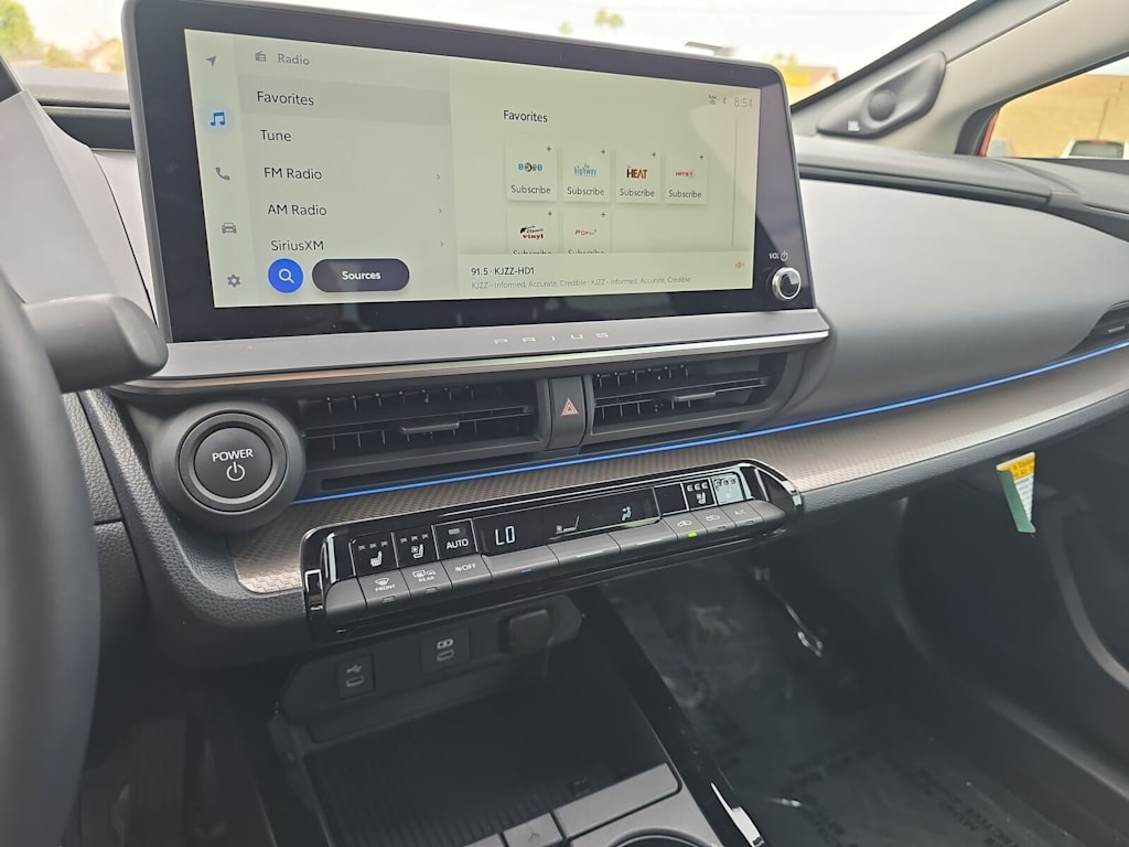 2025 Toyota Prius Limited - Photo 14