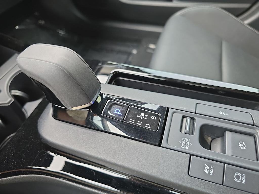 2025 Toyota Prius Limited - Photo 15