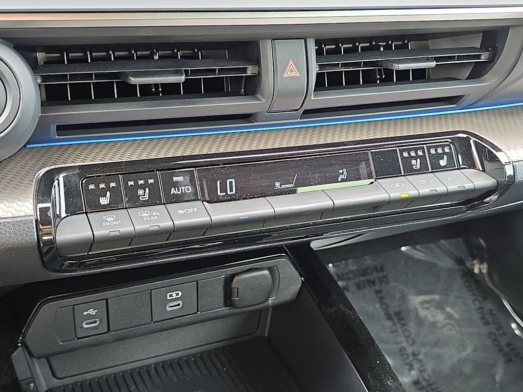 2025 Toyota Prius Limited - Photo 29