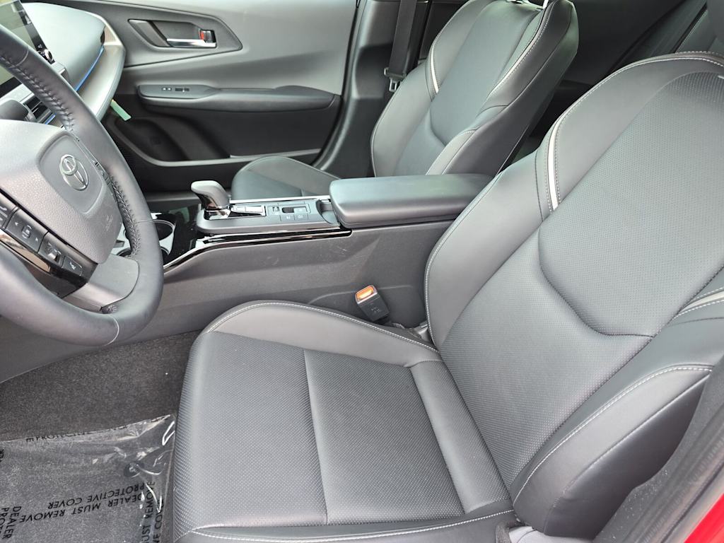 2025 Toyota Prius Limited - Photo 10