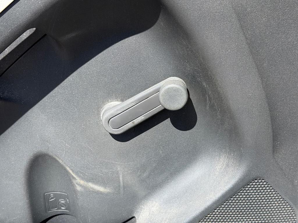 Thumbnail: 2011 Toyota Yaris - 15