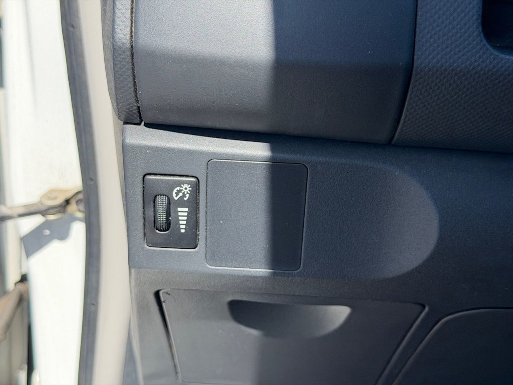 Thumbnail: 2011 Toyota Yaris - 16