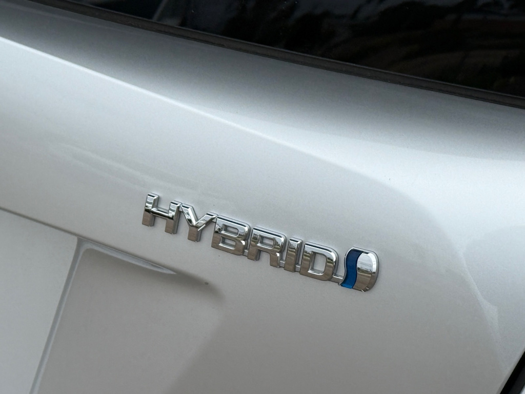 Thumbnail: 2016 Toyota Prius - 16