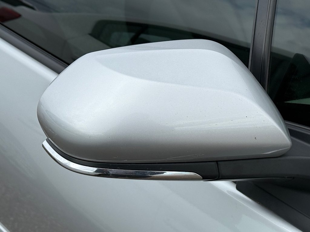 Thumbnail: 2016 Toyota Prius - 9