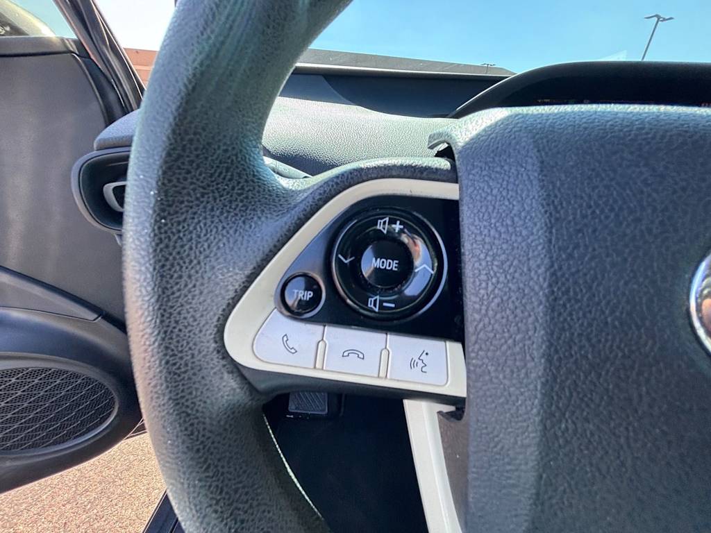 Thumbnail: 2017 Toyota Prius - 17