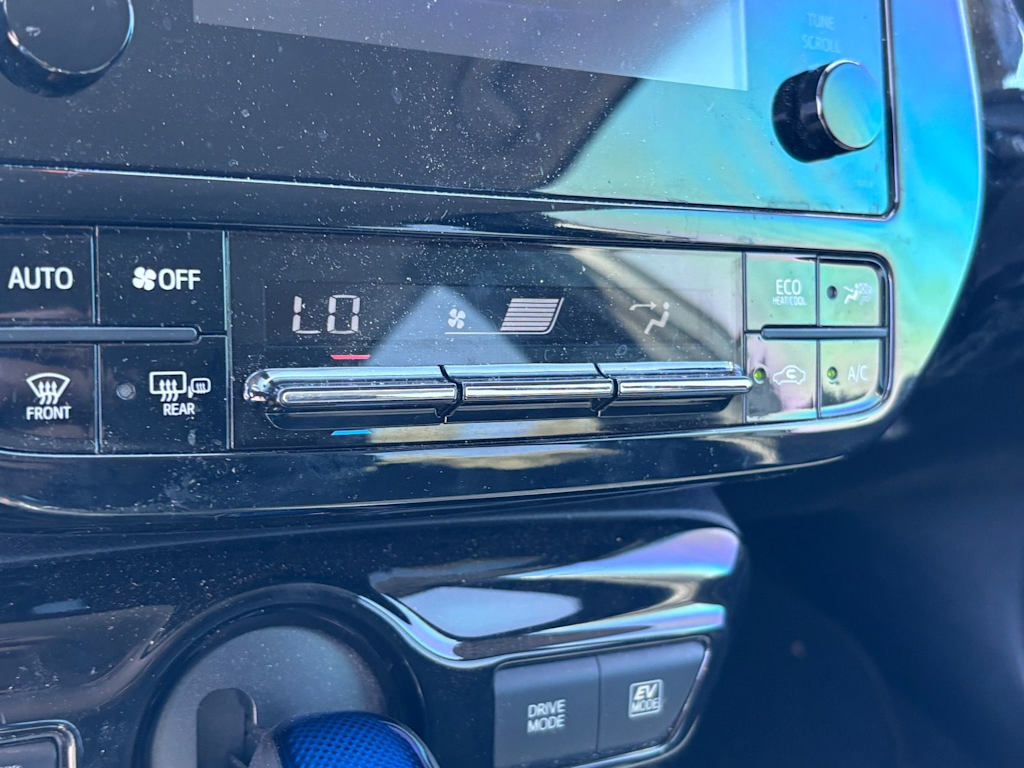 Thumbnail: 2017 Toyota Prius - 20