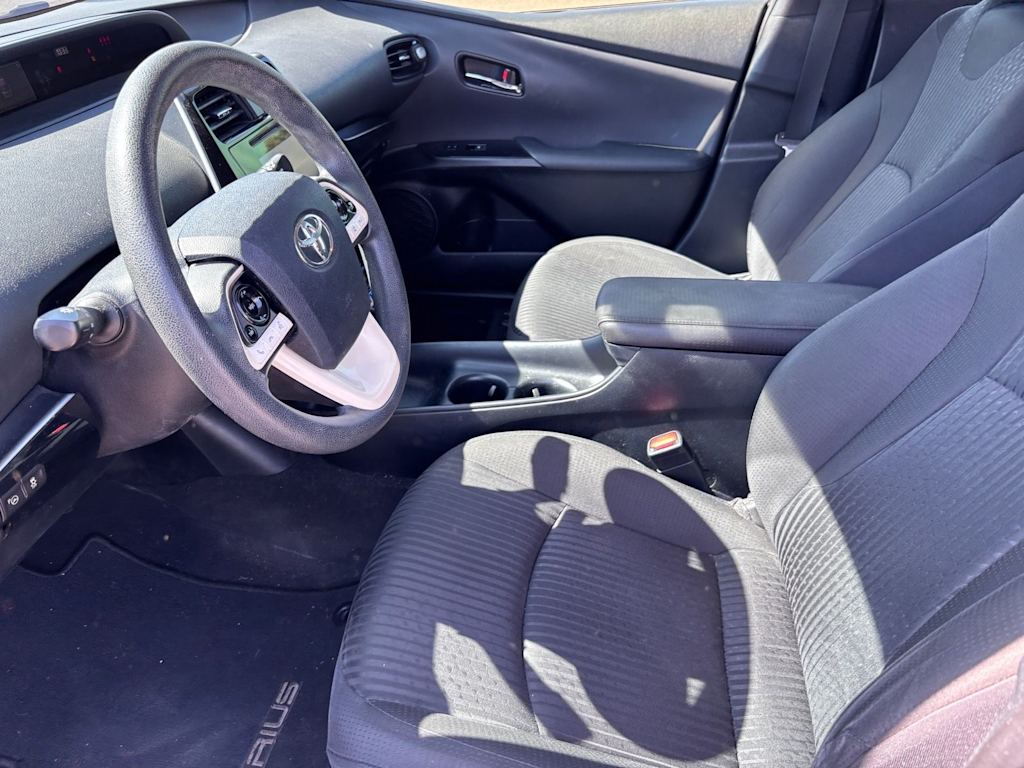 Thumbnail: 2017 Toyota Prius - 8