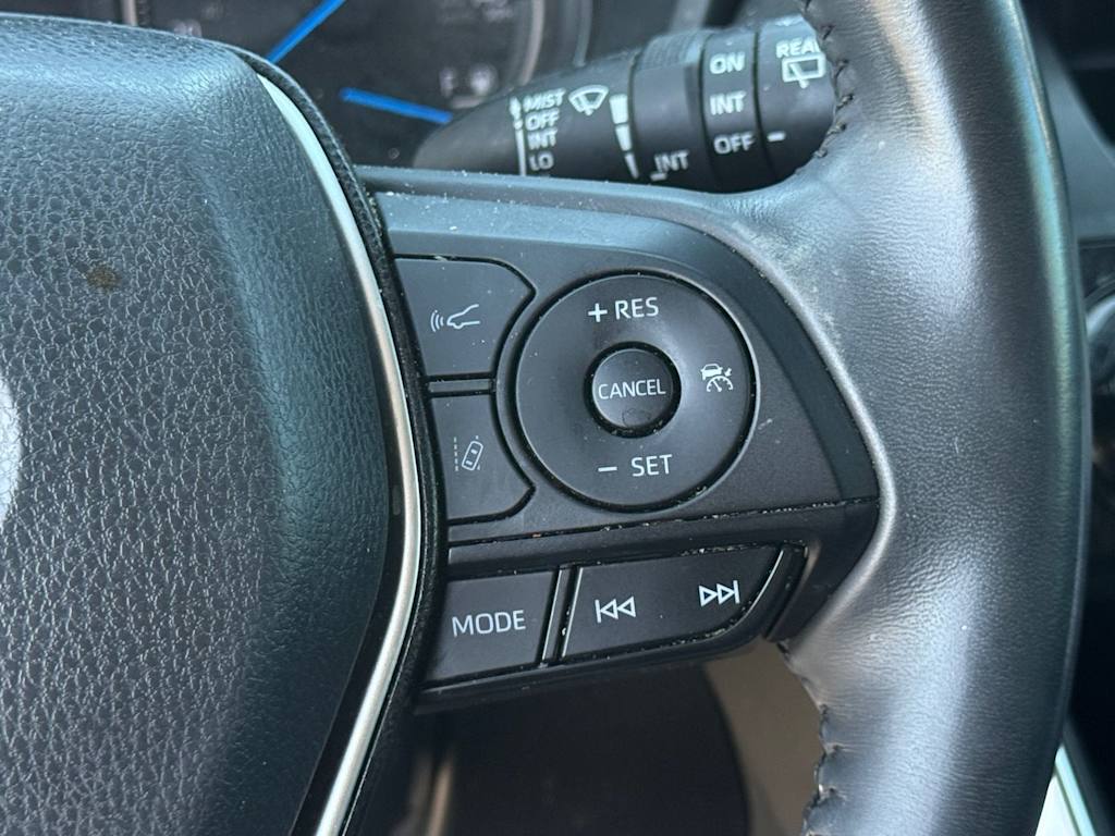 Thumbnail: 2023 Toyota Venza - 19