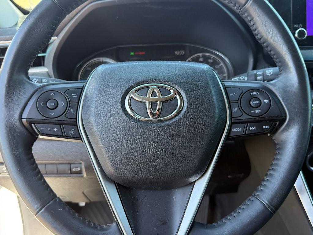 Thumbnail: 2023 Toyota Venza - 17