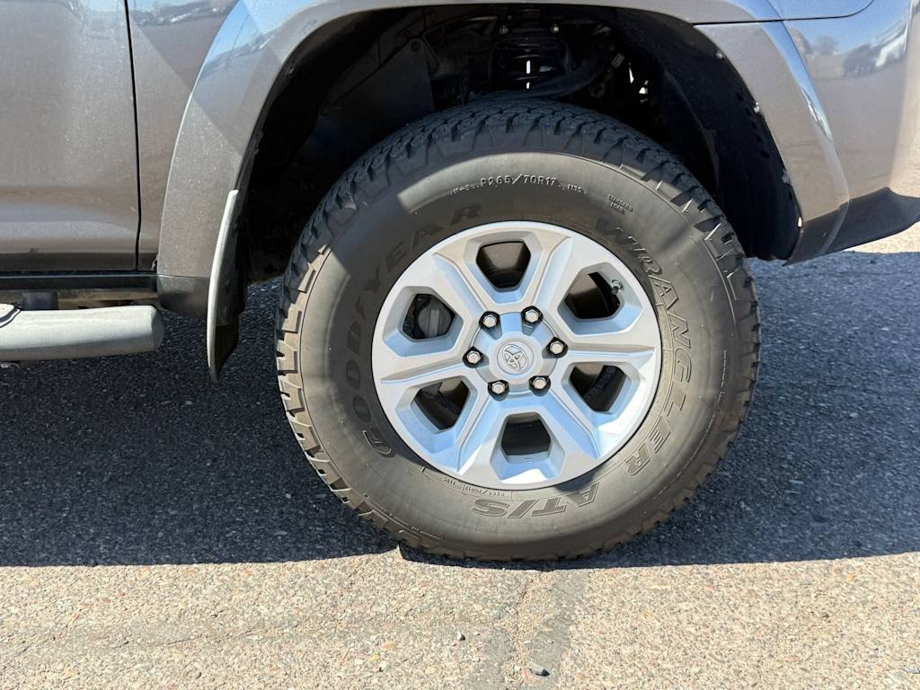 Thumbnail: 2018 Toyota 4Runner - 6