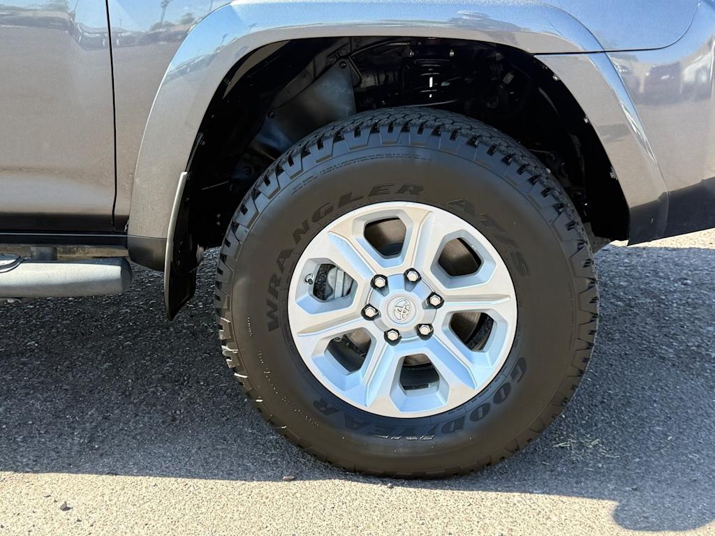 Thumbnail: 2018 Toyota 4Runner - 7