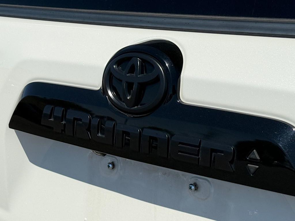 Thumbnail: 2019 Toyota 4Runner - 16