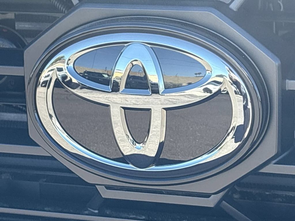 Thumbnail: 2025 Toyota 4Runner - 7