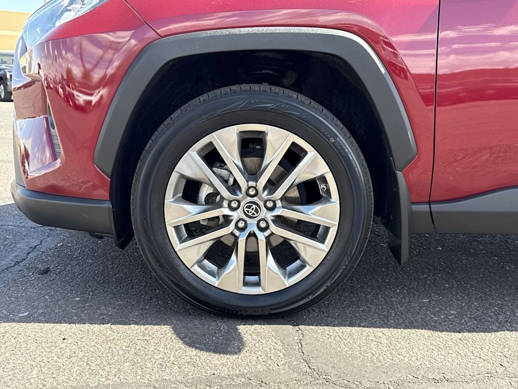 2019 Toyota RAV4 XLE Premium 7