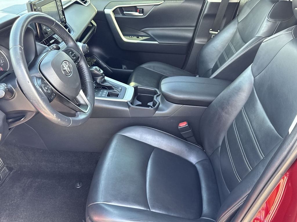 2019 Toyota RAV4 XLE Premium 11