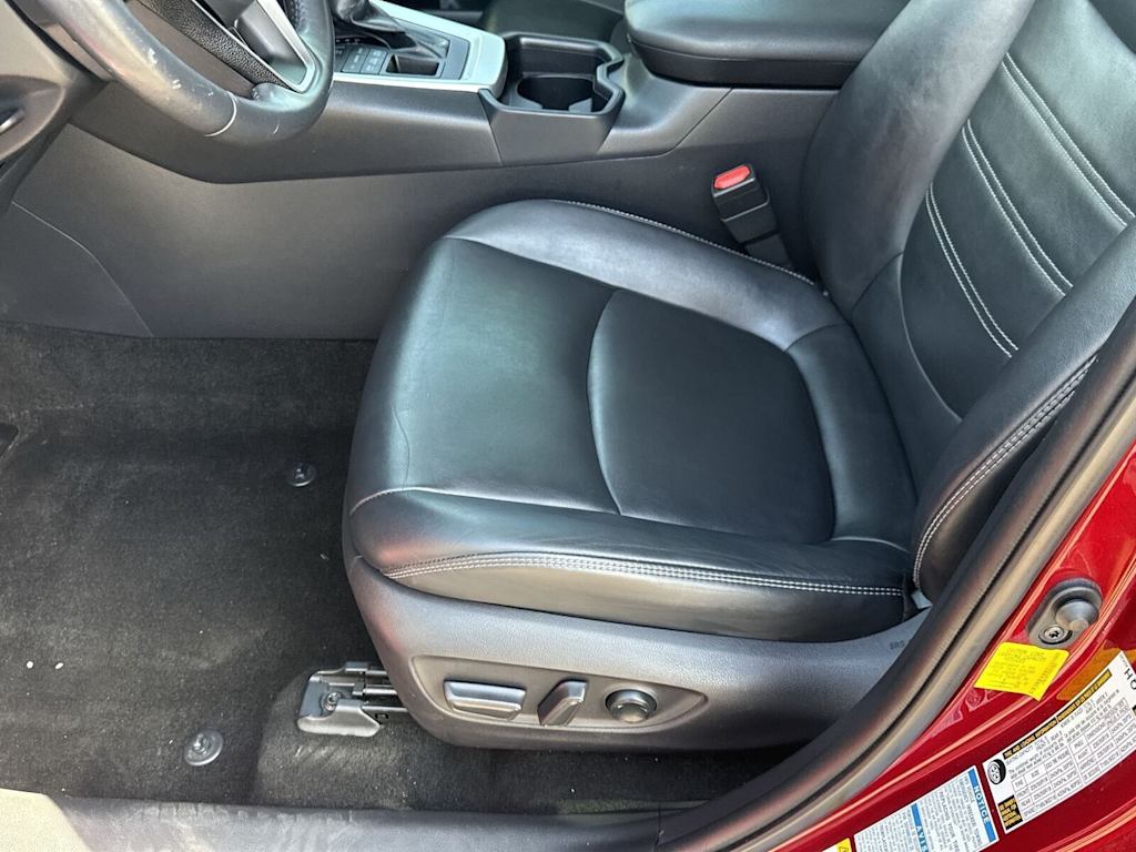 2019 Toyota RAV4 XLE Premium 23