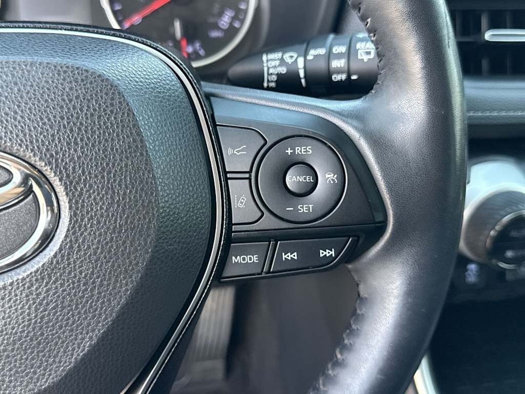 2019 Toyota RAV4 XLE Premium 31