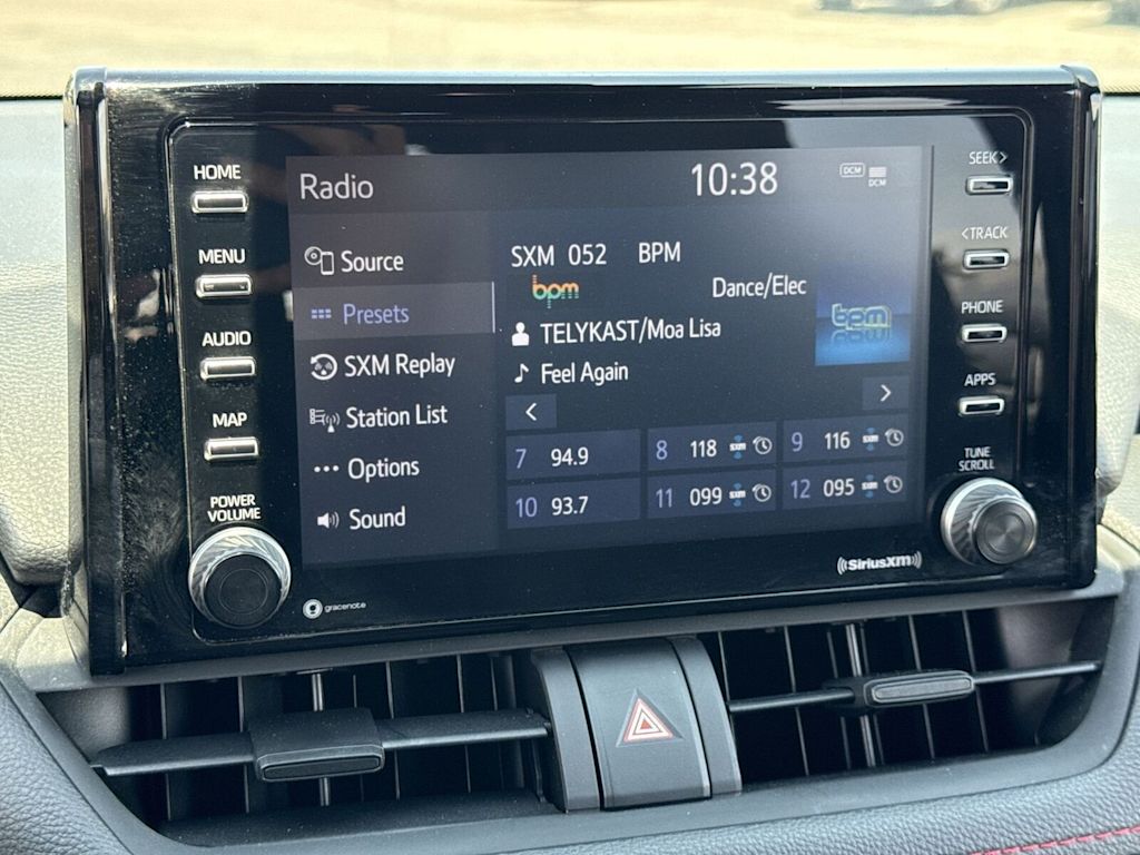 Thumbnail: 2022 Toyota RAV4 - 24