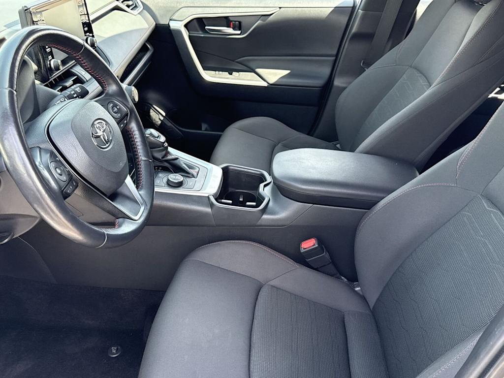 Thumbnail: 2022 Toyota RAV4 - 11