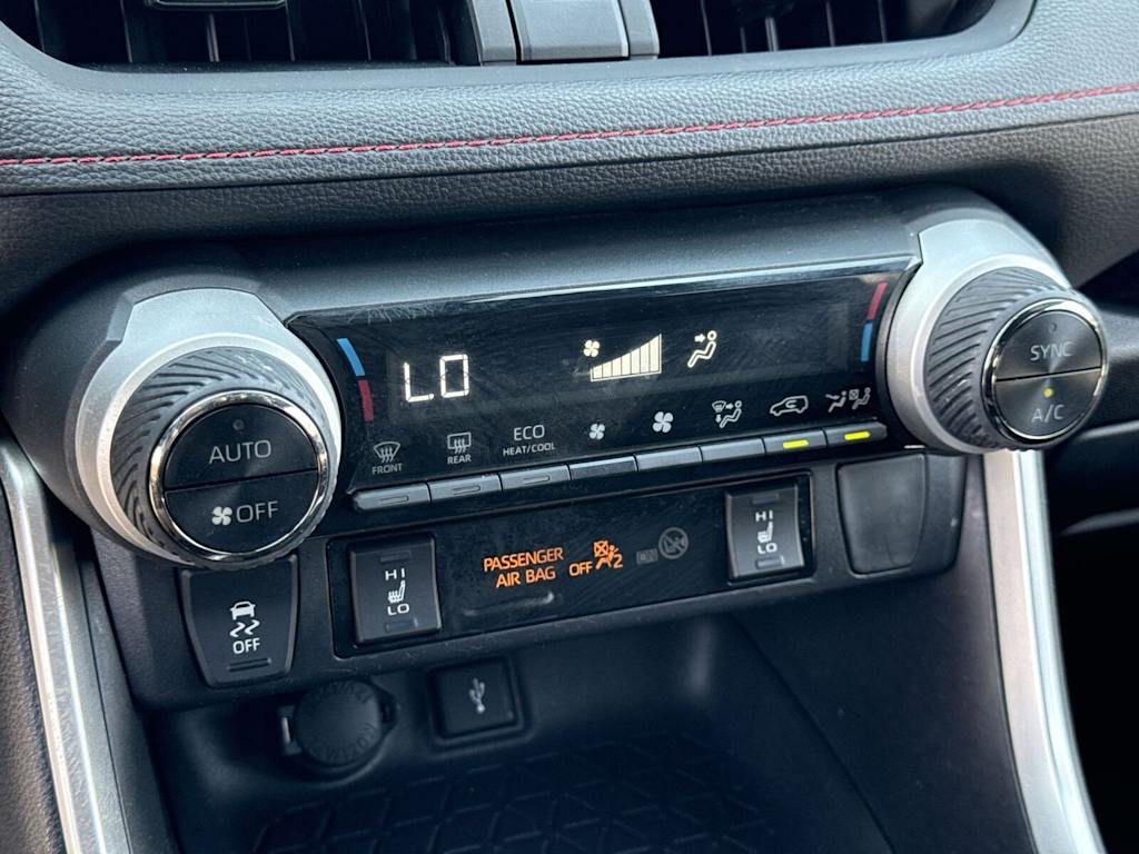 Thumbnail: 2022 Toyota RAV4 - 26